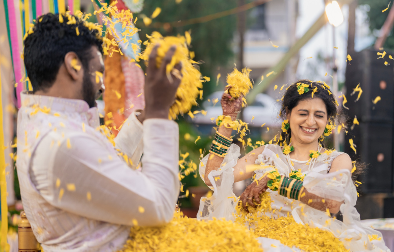 Candid wedding photography in Pune capturing real wedding moments