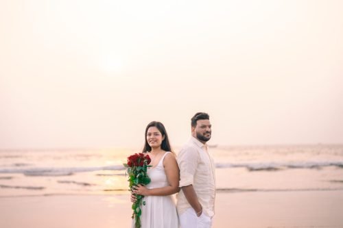 creative-pre-wedding-poses-photographer-pune.jpg