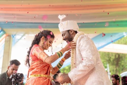 varmala-exchange-candid-moment-pune-wedding.jpg